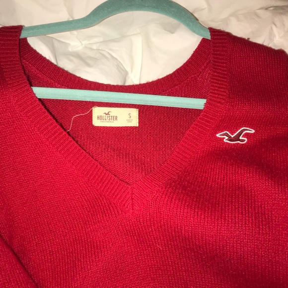 red hollister sweater - Picture 3 of 4